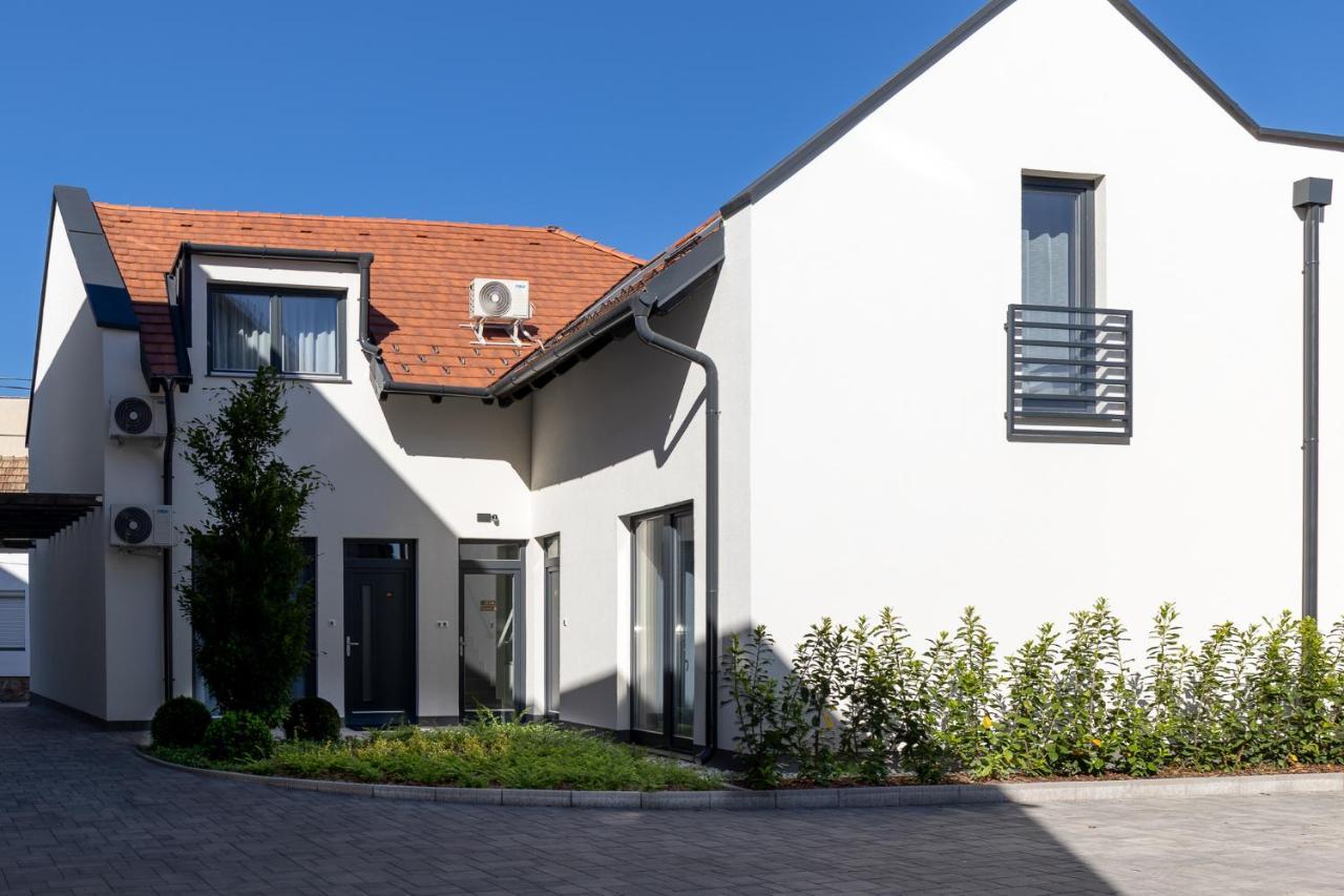 Dotis Apartman טטה מראה חיצוני תמונה