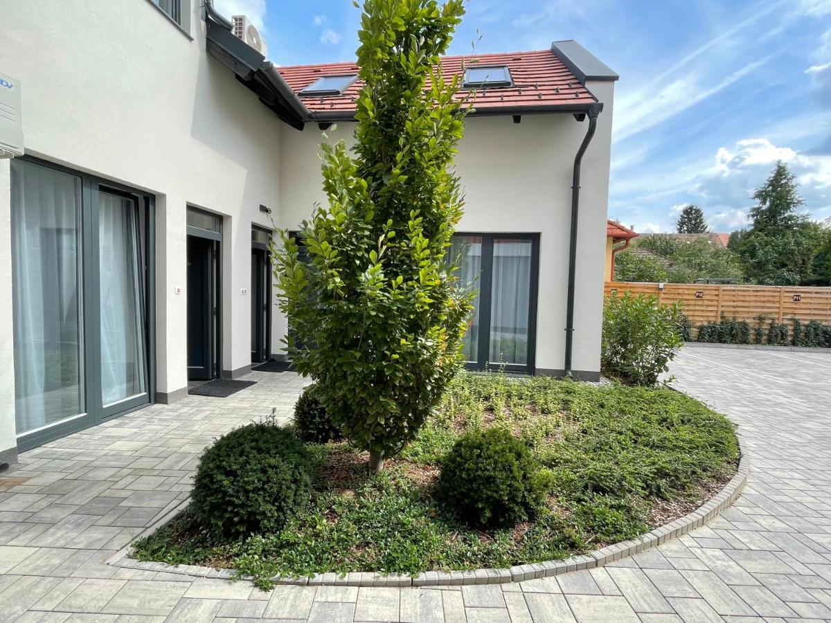 Dotis Apartman טטה מראה חיצוני תמונה